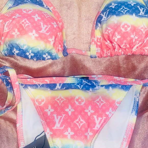 Bikini Set - Picture 2 of 3